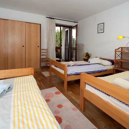 Josipa With 2 Bedrooms Near The Sports Center And The Porec