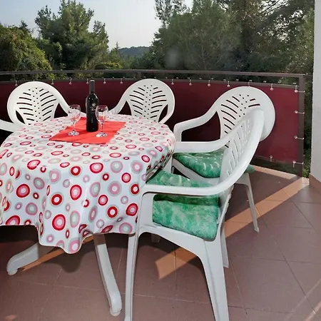 Josipa With 2 Bedrooms Near The Sports Center And The