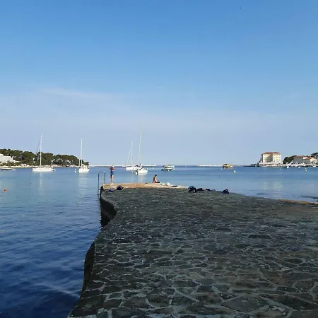 Josipa With 2 Bedrooms Near The Sports Center And The Porec