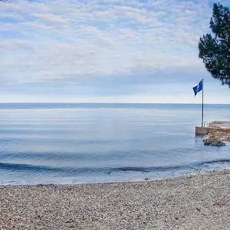 Josipa With 2 Bedrooms Near The Sports Center And The * Porec