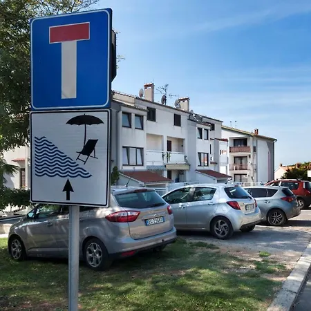 Josipa With 2 Bedrooms Near The Sports Center And The * Porec